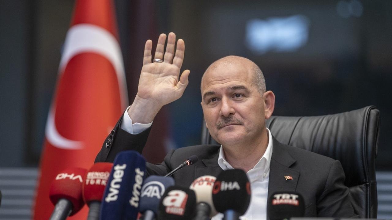bakan-soylu-duyurdu-trafik-kazalarinda-olum-ortalamasi-dustu-gsJI3jDF.jpg