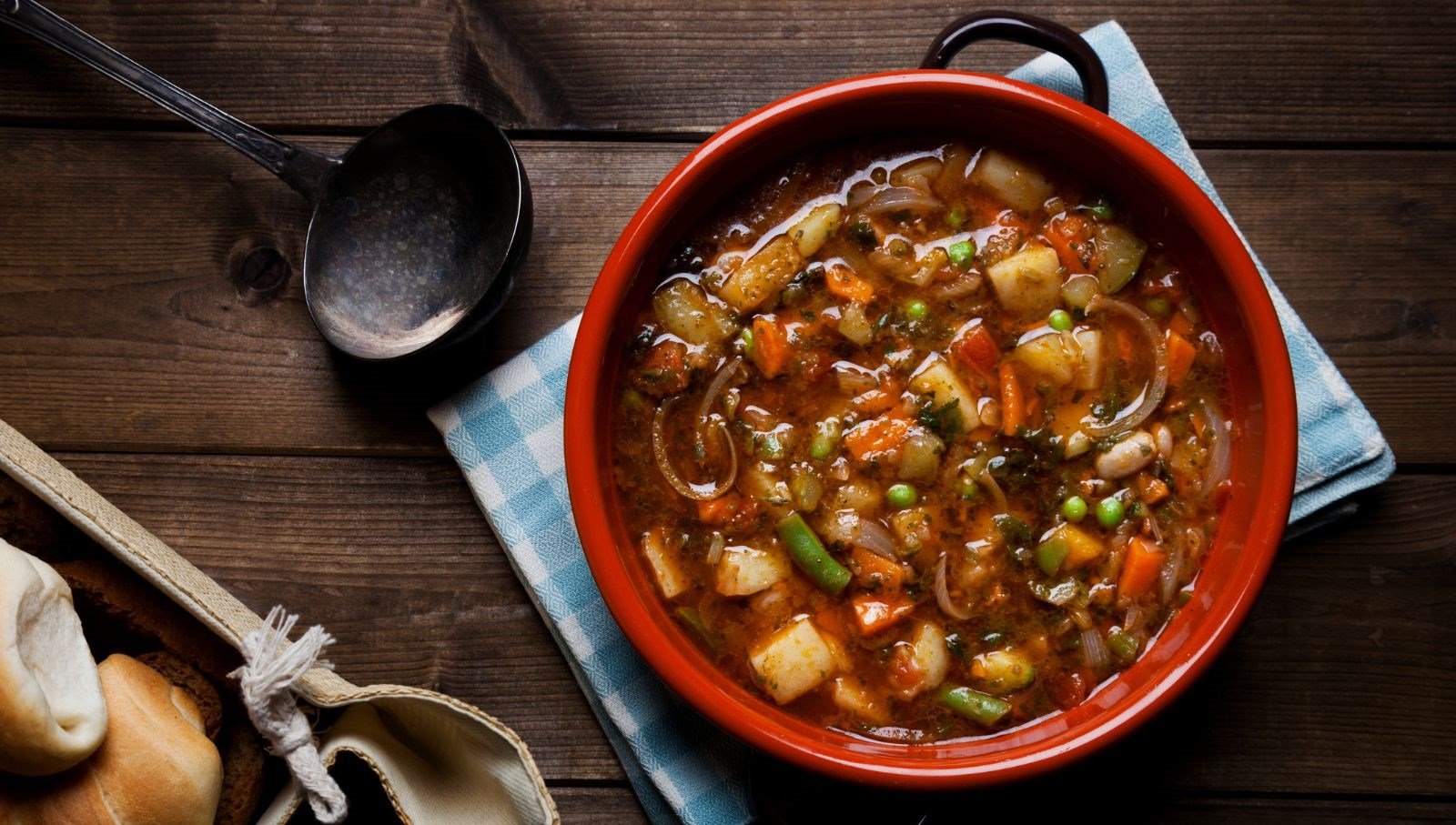 İtalyan mutfağından Minestrone çorbası tarifi (Minestrone çorbası nasıl yapılır?)