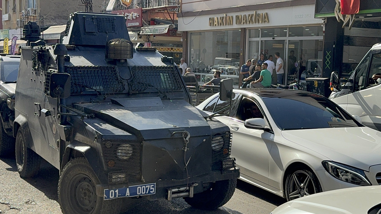 Adana’da yolda el bombası bulundu