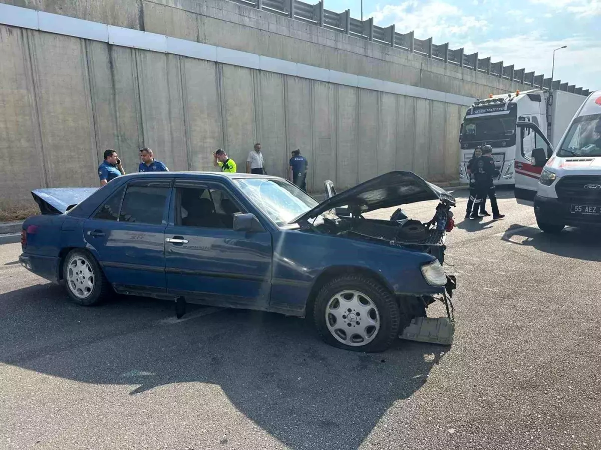 Samsun Kavak’ta Otomobil-Kamyon Çarpıştı: 5 Yaralı