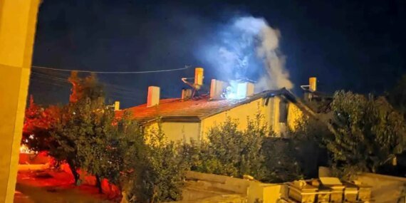 Ankara’da Yangın: 2 Kişi Dumandan Etkilenerek Hastaneye Kaldırıldı