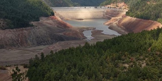 ‘Su şehri”nde susuzluk krizi: Baraj tamamen kurudu, 12 saatlik su kesintisi başladı