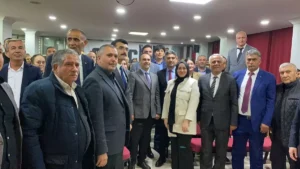 Bakan Kacır, Iğdır'da Çocuklara Oyuncak Togg Hediye Etti