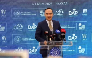 Hakkari'de 8 Proje Açıldı, 2 Yeni Protokol İmzalandı