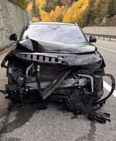 Bolu'da Elektrikli Otomobil Kaza Yaptı