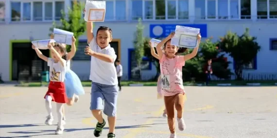 Okullar ne zaman kapanacak? Karne hangi gün alınacak? 2026 yaz tatili tarihi