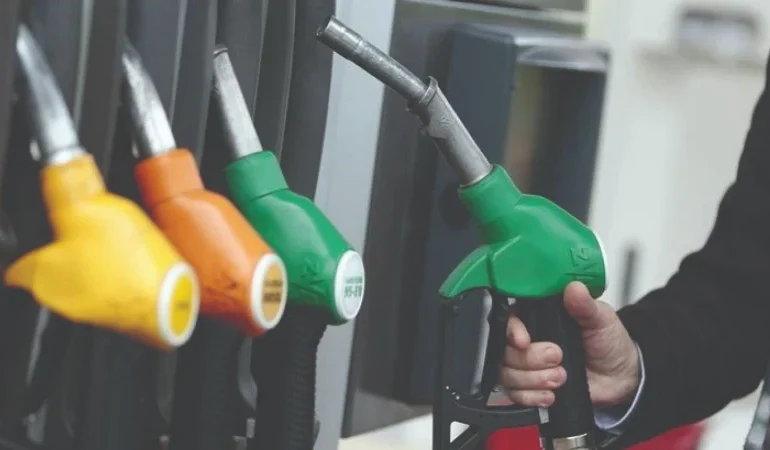 Akaryakıtta indirim sinyali: Benzin ve motorine indirim geliyor mu? 8 Nisan akaryakıt fiyatları
