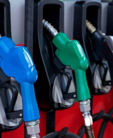 Akaryakıt fiyatlarında son dakika 6 Nisan: Benzin ve motorine zam ya da indirim var mı? Zam iptal mi edildi? İşte güncel rakamlar
