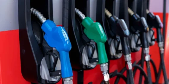 Akaryakıt fiyatlarında son dakika 6 Nisan: Benzin ve motorine zam ya da indirim var mı? Zam iptal mi edildi? İşte güncel rakamlar