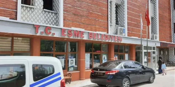 Eşme Belediyesi meclis üyesi dağılımı, çoğunluk kimde hangi partide?