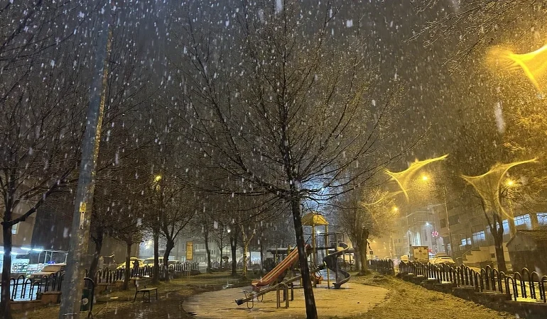 Sivas'ta yarın 9 Nisan okullar tatil mi? Valilik açıklaması var mı?