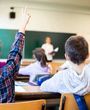 MEB takvimine göre okullar ne zaman kapanacak, yaz tatili kaç gün sürecek? Karneler hangi gün, saat kaçta verilecek? 2026 eğitim takvimi