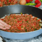 Şipşak Tavada Lahmacun Tarifi: Fırıncıları Kıskandıran Çıtır Lezzet