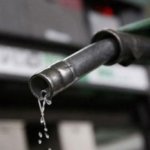 AKARYAKIT FİYATLARI 23 NİSAN 📍 Gece yarısı Motorine gelen indirimin ardından tabela güncellendi! Motorine kaç lira indirim yapıldı?