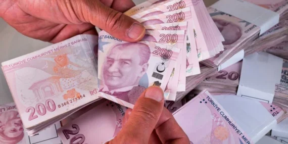 EMEKLİLERE BAYRAM MÜJDESİ: Kurban Bayramı emekli ikramiyesi erken mi yatacak? Ne zaman hesaplara geçecek? İşte son gelişmeler
