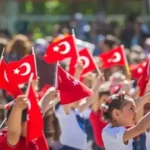 Milyonları ilgilendiriyor: 23 Nisan resmi tatil mi, yarım gün mü? Okullar ve üniversiteler açık mı? 2026 takvimi