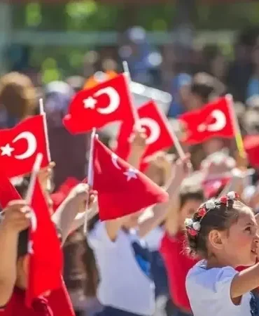 Milyonları ilgilendiriyor: 23 Nisan resmi tatil mi, yarım gün mü? Okullar ve üniversiteler açık mı? 2026 takvimi