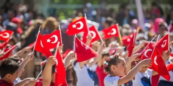 Milyonları ilgilendiriyor: 23 Nisan resmi tatil mi, yarım gün mü? Okullar ve üniversiteler açık mı? 2026 takvimi
