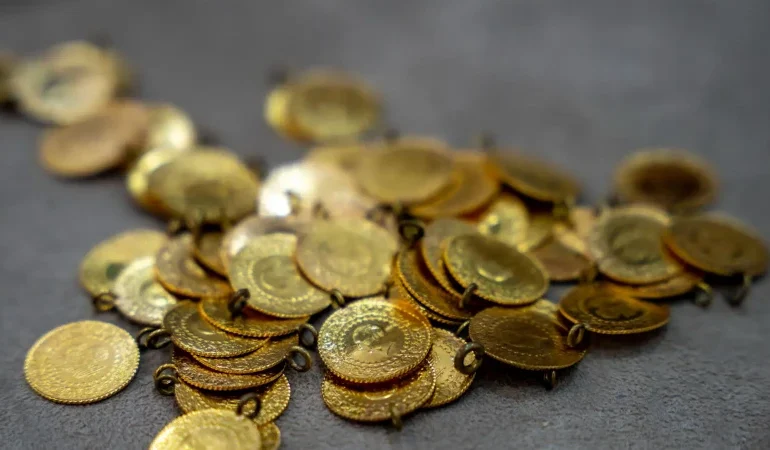 HÜRMÜZ BOĞAZI AÇILDI, GÖZLER ALTIN FİYATLARINDA! 7000 TL üzerine çıktı Altın fiyatları CANLI son durum: 17 Nisan çeyrek altın, gram altın ne kadar?