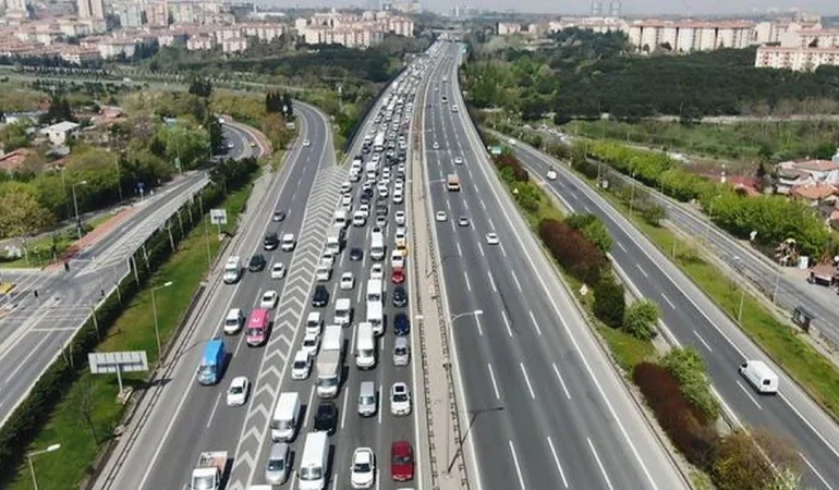 İSTANBUL VALİLİĞİ SON DAKİKA AÇIKLADI: 1 Mayıs'ta İstanbul'da hangi yollar kapalı 2026? 1 Mayıs'ta İstanbul'da kapalı olan yol ve otoyolların listesi