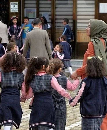 Veli Randevu Sistemi nedir? Okullara randevusuz giriş yasaklandı mı, veliler okula nasıl girecek? Yeni okul kuralları