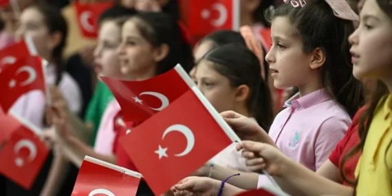 23 Nisan iptal mi, resmi tatil sayılacak mı? 23 Nisan etkinlikleri iptal mi olacak? Toplu taşıma detayları açıklandı!