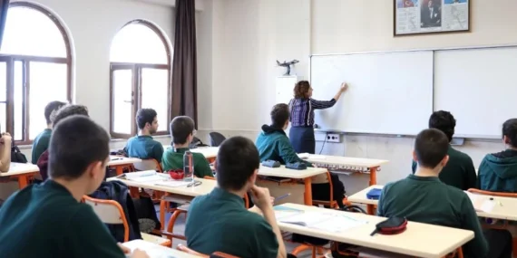 YARIN OKULLAR TATİL Mİ? Kahramanmaraş, Diyarbakır ve Elazığ’da yarın okullar tatil mi olacak? Valilik son dakika açıklamaları