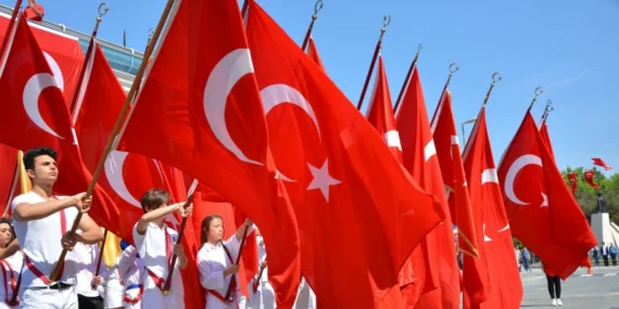 19 Mayıs’ta okullar tatil mi? Yarın okullar, noterler,  devlet daireleri ve kargolar açık mı? İşte kapalı olacak tüm kurumlar