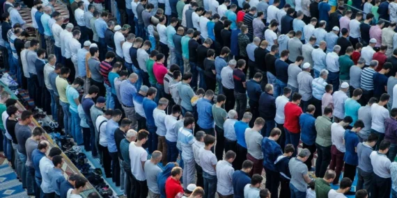 KURBAN BAYRAMI NAMAZ SAATLERİ 2026: Diyanet bayram namazı vakitlerini duyurdu! Ankara, İzmir, Bursa, İstanbul’da bayram namazı saat kaçta? İşte il il vakitler