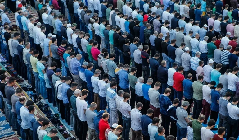 KURBAN BAYRAMI NAMAZ SAATLERİ 2026: Diyanet bayram namazı vakitlerini duyurdu! Ankara, İzmir, Bursa, İstanbul'da bayram namazı saat kaçta? İşte il il vakitler