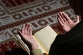 Teşrik tekbiri dini hükmü nedir? Teşrik tekbiri sehiv secdesinden önce mi sonra mı okunur?
