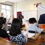 Milli Eğitim Bakanı Yusuf Tekin "yaz tatili uzayacak" diyerek açıkladı: Ara tatil kalkıyor mu?