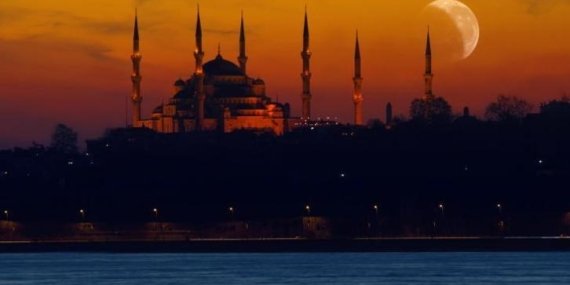 AREFE GÜNÜ SAHUR VAKTİ: İstanbul, Ankara, İzmir, Bursa 26 Mayıs 2026 arefe günü orucu için sahura saat kaçta kalkılacak?