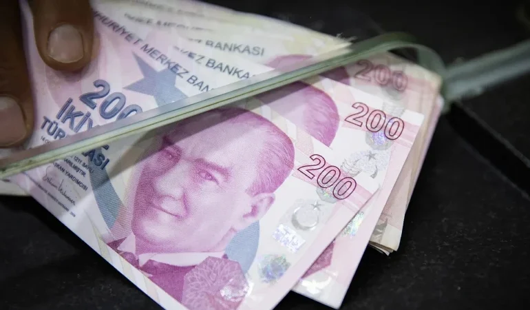 Emekli ve memur maaşları için yeni tablo: Kim ne kadar alacak? Öğretmen, polis, doktor maaşı ne kadar olacak? Yeni maaşlar tek tek hesaplandı! İşte 2026 Temmuz maaş zammı tahminleri