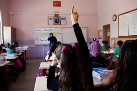 ARA TATİL KALKACAK MI, KISALACAK MI? MEB son dakika ara tatil tarihleri nasıl oldu?