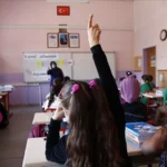 Okullar ne zaman kapanıyor, yaz tatili ne zaman başlıyor? Okullarda karne günü ve yaz tatili başlangıç tarihi 2026!