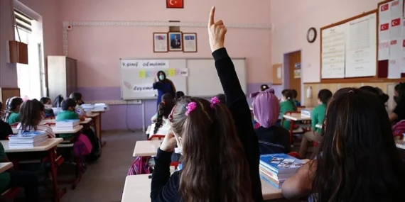 Okullar ne zaman kapanıyor, yaz tatili ne zaman başlıyor? Okullarda karne günü ve yaz tatili başlangıç tarihi 2026!