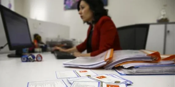 Arefe günü bankalar postane ve noterler açık mı?