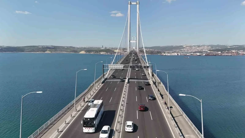 OSMANGAZİ KÖPRÜSÜ GEÇİŞ ÜCRETİ 2026: Araç sınıfına göre zamlı fiyatlar açıklandı! Otomobil, otobüs, minibüs, kamyon, motosiklet ve hafif ticari araç geçiş ücretleri