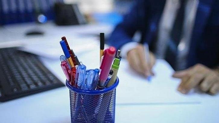 Her gün elinizde ama fark etmiyorsunuz❗Hayatınızı kurtarıyor olabilir: Tükenmez kalem kapağındaki küçücük deliğin nedeni sizi şaşırtabilir!