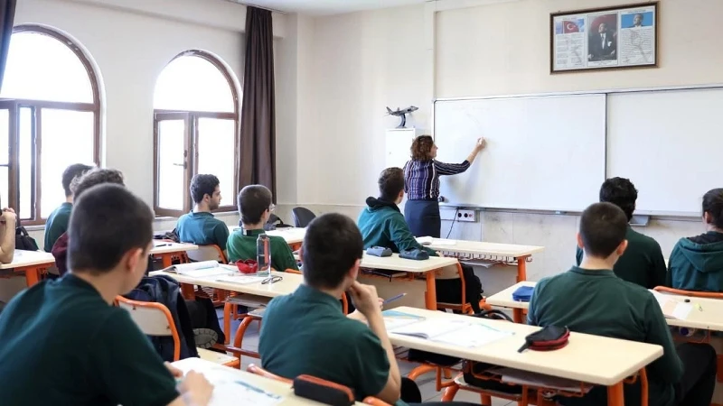 Yaz tatili geri sayımı başladı: Okulların kapanmasına ne kadar kaldı? Karneler hangi tarihte verilecek? İşte 2026 MEB takvimi
