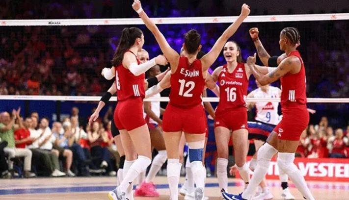 CANLI FİLENİN SULTANLARI ABD – TÜRKİYE VOLEYBOL MAÇI KAÇ KAÇ? Filenin Sultanları ABD maçı hangi kanalda yayınlanıyor? 2026 Milletler Ligi 3. Hafta maç programı Filenin Sultanları