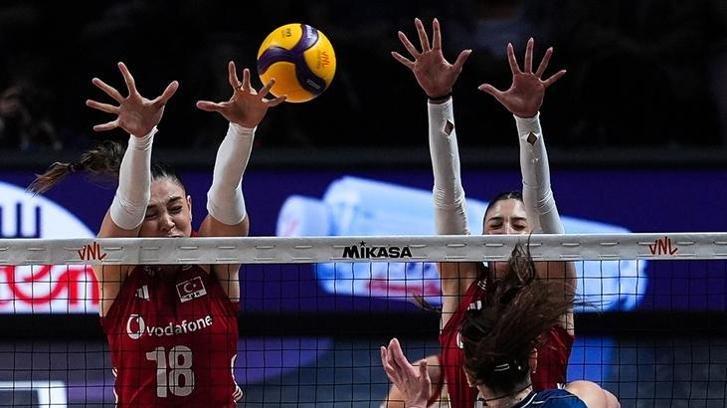 ŞAMPİYON FİLENİN SULTANLARI! Türkiye 2026 Milletler Ligi final maçında Brezilya’yı mağlup etti ve altın madalyanın sahibi oldu