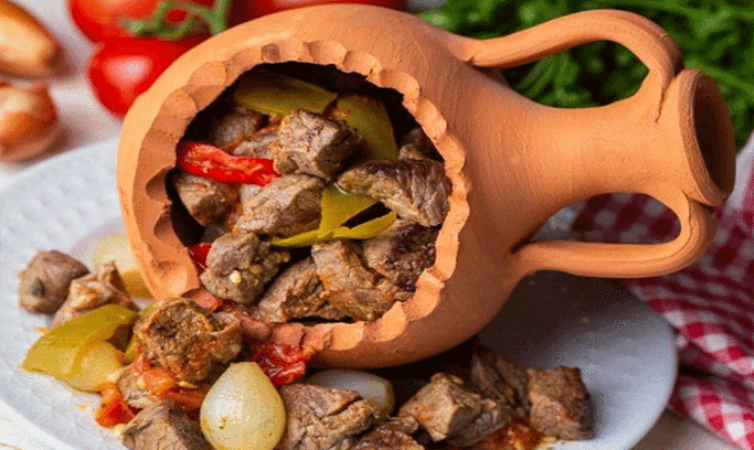 Etler Nar Gibi Kızarıyor, Kendi Suyunda Pişiyor: İşte Testi Kebabı Tarifi