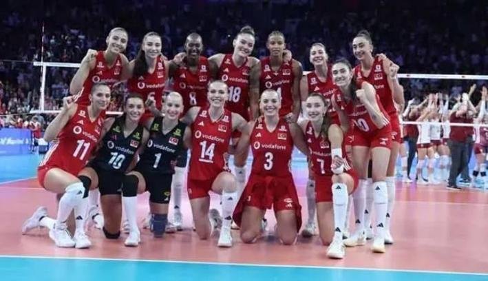 TÜRKİYE POLONYA VOLEYBOL MAÇI NE ZAMAN, SAAT KAÇTA VE HANGİ KANALDA? || 2026 CEV Avrupa Şampiyonası Filenin Sultanları Polonya Maçı Canlı Yayın İzleme Ekranı