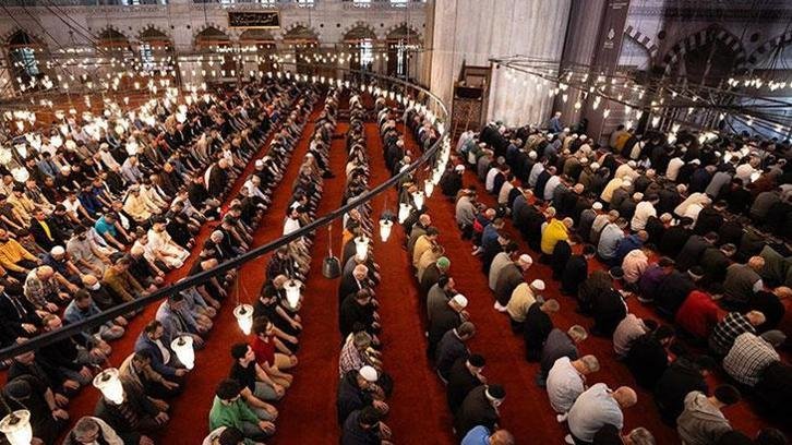 CUMA HUTBESİ METNİ 2026: Diyanet bu haftaki Cuma hutbesi PDF indirme ve okuma ekranı!