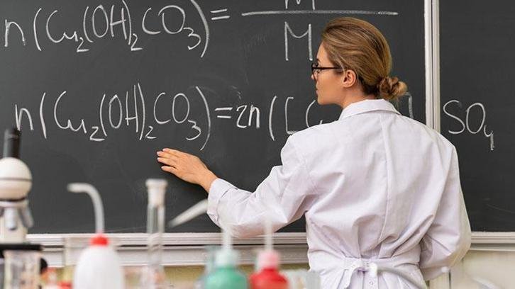 MEB KILAVUZ YAYIMLADI! Öğretmen önlüğü standartları neler? Öğretmen önlükleri hangi renk, boy ve kumaşta olacak?