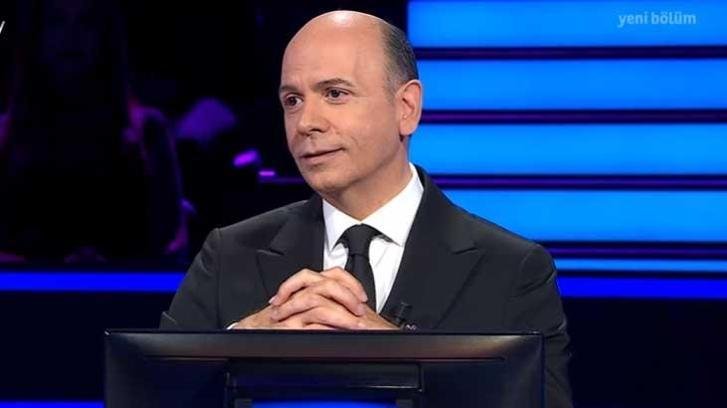 Doğumunda ebenin ölü olduğunu sanarak bir masa üzerinde bıraktığı hekim amcasının, ağzına hava üfleyerek tekrar nefes almasına sağladığı kimdir?